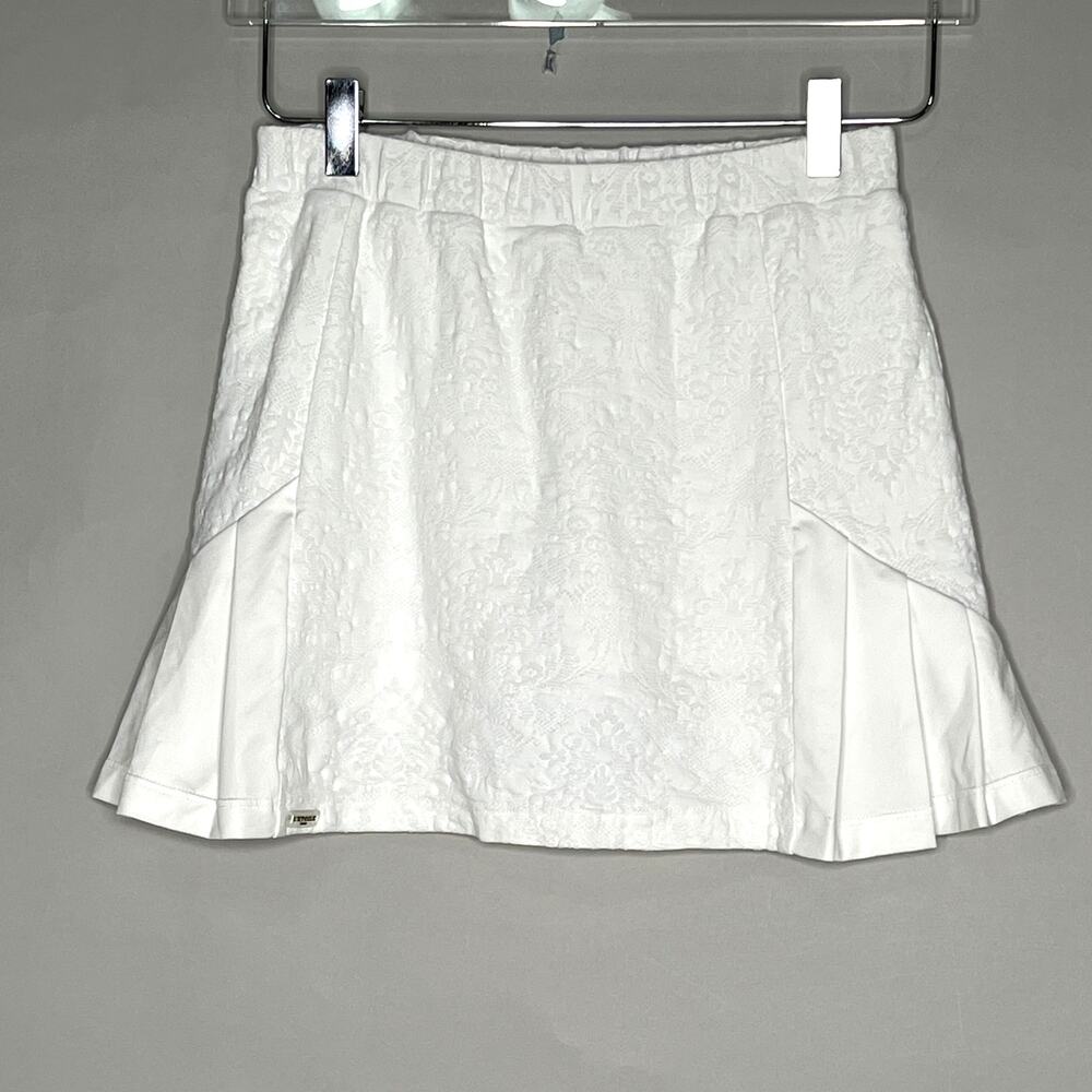 L’Etoile White Women's Skort with Textured Floral Jacquard